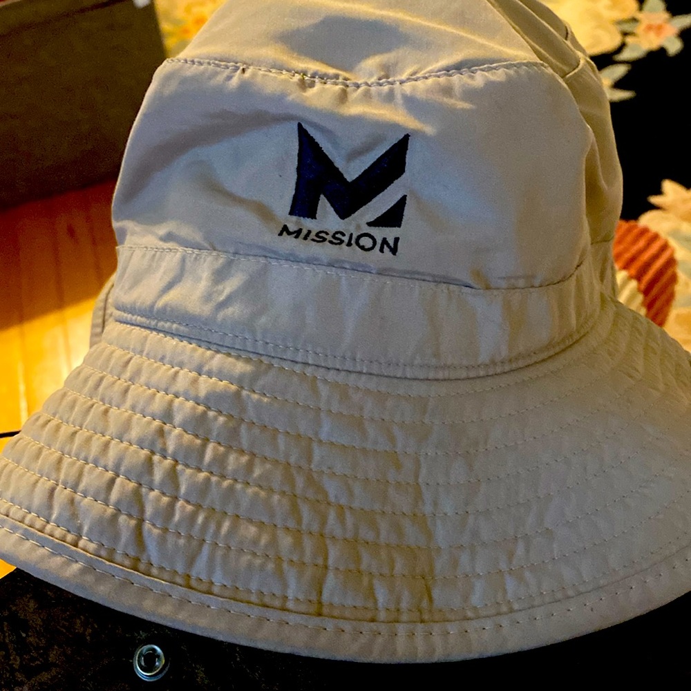 Mission Instant Cooling Hat.   Boonie style.   Unisex